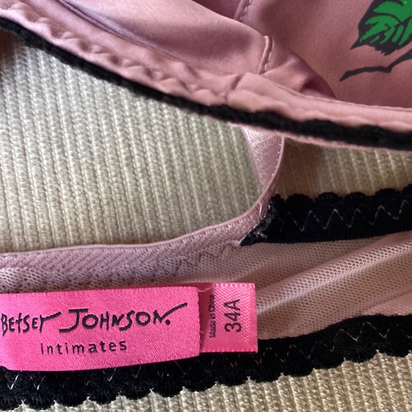 Betsey Johnson lavender rose silky bra size 34 a - Picture 3 of 9